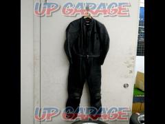 Size: L
BUGGY
Separate leather jumpsuit