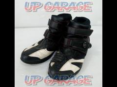 Price reduced!! Size: 26cm
GOLDWIN
G Vector Touring Boots
GSM 1050
