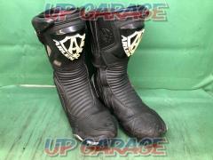 Price reduction!! ARLEN
NESS
Racing boots