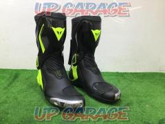 Price reduction! Dainese
TORQUE
D1
OUT
BOOTS
A pair