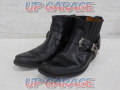 KISCO
Leather boots
Size: 42