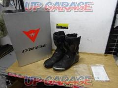 Dainese
TORQUE
3
OUT
Size: 44
