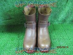 ◆CEDAR
CREST leather boots
Size: 25.5cm