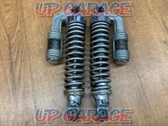 YAMAHAS RX600 genuine rear shock
Right and left