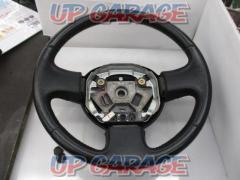 Nissan
K12 march genuine
Leather steering wheel
