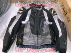 RS
Taichi
Leather jacket