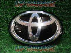 TOYOTA genuine
Prius α
GR/GR Sports
Toyota mark
Rear emblem
90975-02149