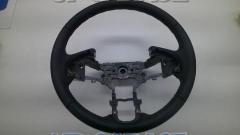 N-ONE genuine
Leather steering wheel