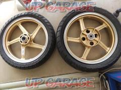 KAWASAKI Zephyr 400
Genuine tire wheel
(Front + rear)
2 piece set