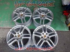 Imported car genuine
PORSCHE/Cayenne 958 Turbo
Optional aluminum wheels