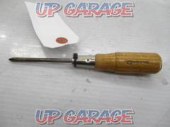 KTC
wooden handle phillips screwdriver
Penetration
4.5mm width