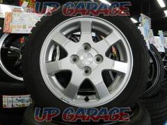 DAIHATSU genuine (Daihatsu genuine)
L150 Move
Genuine aluminum wheels + tires DUNLOP
WINTERMAX
WM02
The wheels are in bad condition, but the tires are domestically manufactured for 21 years!