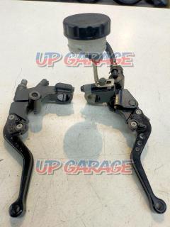 Unknown Manufacturer
Brake master & rear brake holder set
Unknown master piston diameter