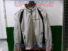 Size 3XL
KOMINE
07-025
Cool mesh jacket
Silver