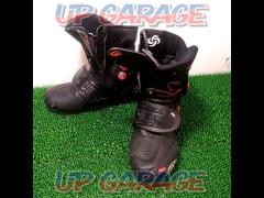Price reduced Size: EU45/29.5cm
Riding
Tribe
Riding boots
