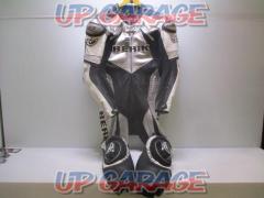 BERIK
Punching leather racing suit
Size: XL? (Previous owner declaration)
Product code: BEK 13431