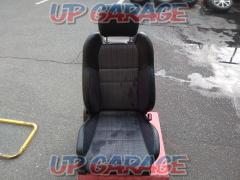 Subaru genuine reclining seat Legacy BE5 with reduced price!