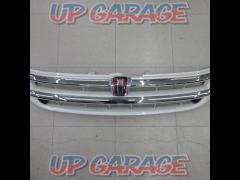 Toyota
Isis
Late genuine front grille