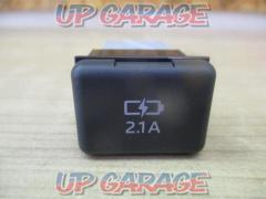 Daihatsu genuine
USB port
(W10114)