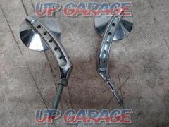 Unknown Manufacturer
Mirror left and right set for Harley
FXDL ('03)