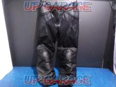 Size: 50 (flat W45cm)
Dainese
Cros
Leather pants
P.
PONY
C2
PELLE