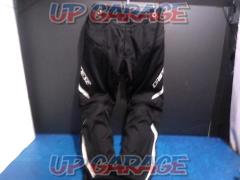 Size: 48 (flat width 42cm) Dainese
Black &amp; White
Mesh pants
DRAKE
AIR
D-DRY
PANTS