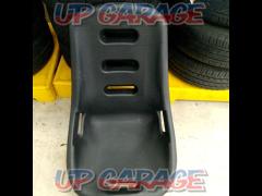 Empi
LowBack
Poly
Seat
Full bucket seat