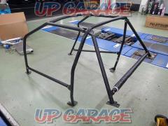 Unknown Manufacturer
9-point
Roll cage