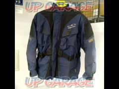 The price cut has closed !! 
Size LROUGH & ROAD
GORE-TEX
Nylon jacket