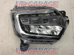 The price cut has closed !! 
Wakeari
Honda genuine
JF3 / N-BOX
Genuine headlight
※ right side only