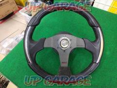 MOMORACE
3000
Leather steering wheel