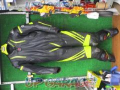 KOMINE
02-048
-48
Titanium leather suit
Ravenna
2XL size