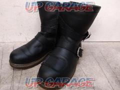Size: 23.5cm
ROSSO
Boots