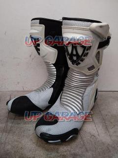 Size: 46 (equivalent to 30cm)
Allenes
Racing boots