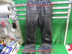 KADOYA K’S
LEATHER
Leather pants (black)
Size: 29 (71-76cm)
Without pad