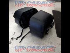 HONDA
Genuine option leather side panniers
*Stay car model unknown