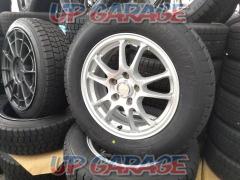 With yellow tires and unused tires
BRIDGESTONE
ECO
FORME
SE-10
+
GOODYEAR (Goodyear)
ICENAVI 7