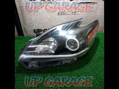 Wakeari
Toyota genuine
Processed headlight Prius/Passenger side is in poor condition and sold as is.