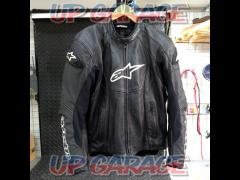 Alpinestars
GP-R
Punching leather jacket