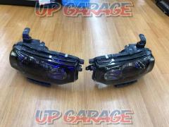 Different reasons
Nissan genuine
Cube / Z12
Genuine headlight
* Smoke paint is available