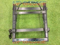 Price reduced!! BRIDESF5/Forester
Seat rail RH