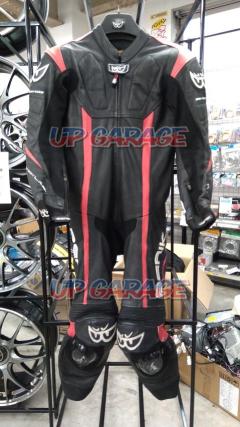 BERIK
2.0
Racing suits
Leather jumpsuit