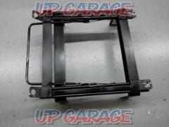 □ price cut
driving side only
RH Manufacturer unknown
Seat rail