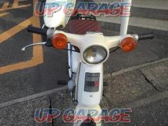 Wakeari HONDA Super Cub
C50
(12V cab vehicle)
88cc bore-up 4-speed engine
(Shop assembly)
※ over-the-counter sales only
Battery needs to be replaced
