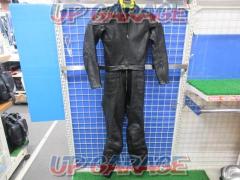 Takai
Separate leather suit
Size unknown