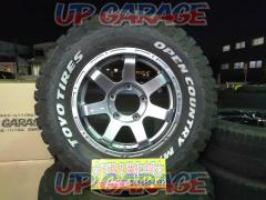 Unknown Manufacturer
Spoke wheels
+
TOYO
OPEN
COUNTRY
M / T
For lifting up and playing in the mountains