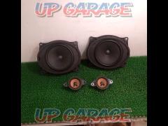 was price cut 
TOYOTA
30 series Alphard
Genuine speaker