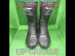 G-RT
black
Riding boots
Size 27
X01070