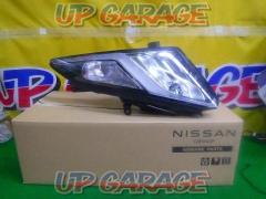 ● Price cut! Only the left side
NISSAN genuine
Lightning LED Headlights