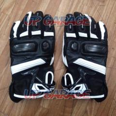 XL size RSTaichi
RST 441
Raptor
Leather Gloves